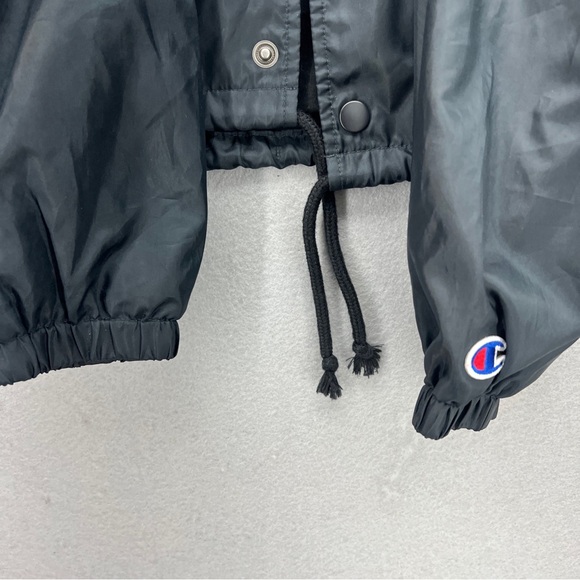 Champion Script Womens Medium Cropped Wind Breaker Jacket Black Snaps - Picture 2 of 7